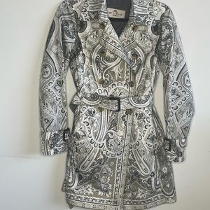 Etro trench coat. Size small. European size 10.